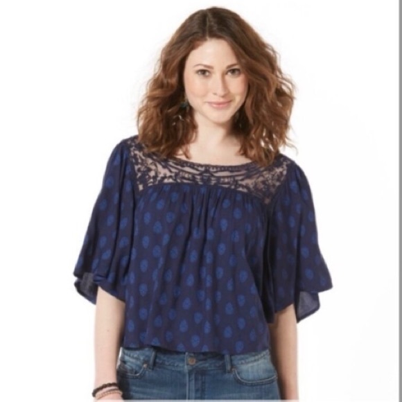 Adam Levine Collection Tops - Adam Levine Crop Peasant Top Size Small